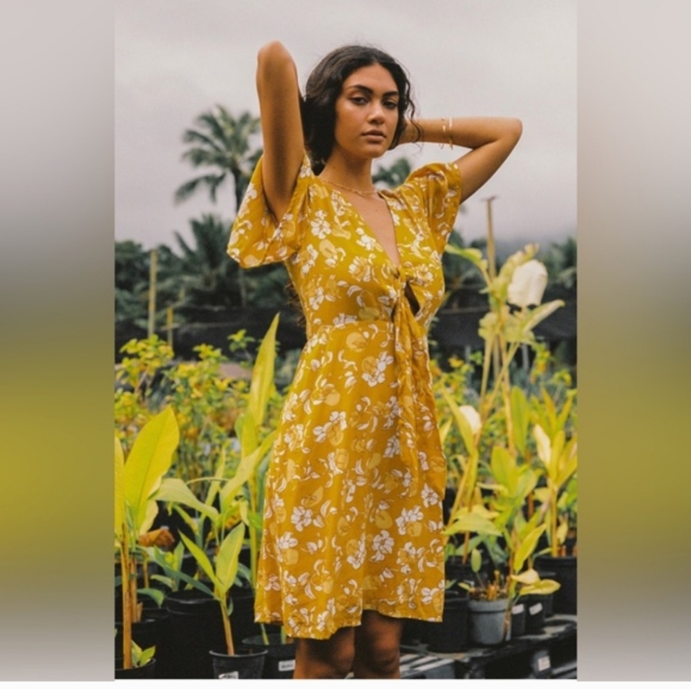 Yireh Cleo Dress Midi 100% Rayon Honey Yellow Key Hole Summer Medium